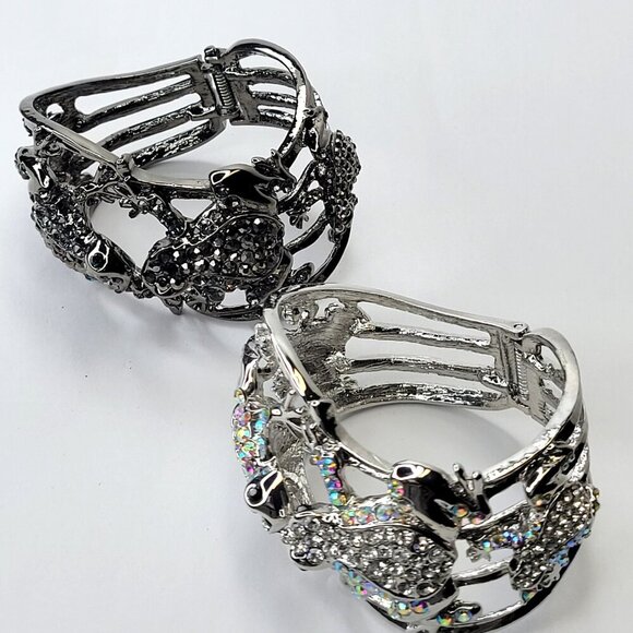 Hematite Rhinestone Frog Lovers Cuff Bracelet - Picture 16 of 16